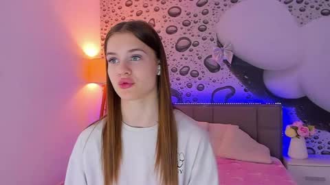 LuisaClover online show from 05-31-26, 12:45