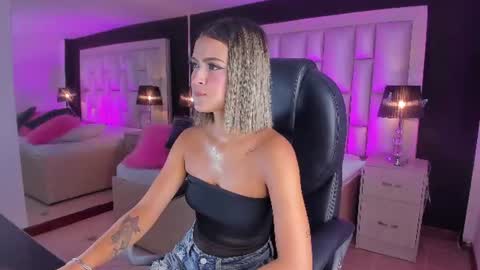 Snapshot of luisajonnes_ chatting on 07-02-26, 04:02 Luisa online show from 07-02-26, 04:02