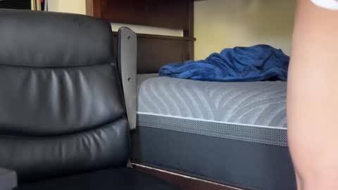 Snapshot of luisapolonio chatting on 10-30-25, 11:16 Luis online show from 10-30-25, 11:16