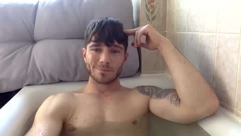 Snapshot of luisbadx chatting on 02-19-26, 11:28 Luis Badx online show from 02-19-26, 11:28