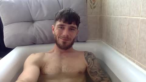 Snapshot of luisbadx chatting on 04-05-26, 10:56 Luis Badx online show from 04-05-26, 10:56