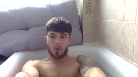 Snapshot of luisbadx chatting on 04-10-26, 12:21 Luis Badx online show from 04-10-26, 12:21