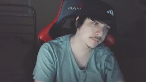 Luisdiaztube online show from 06-05-26, 01:12