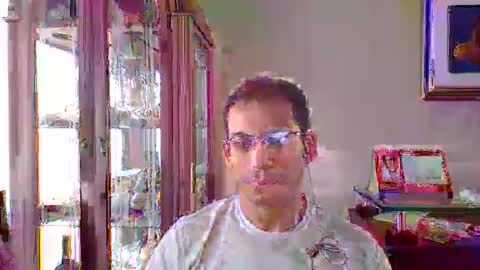 Snapshot of luiselamante chatting on 03-17-26, 03:37 Luis online show from 03-17-26, 03:37