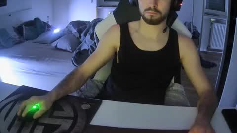 Snapshot of lukasschoetz chatting on 01-14-25, 10:44 lukasschoetz online show from 01-14-25, 10:44