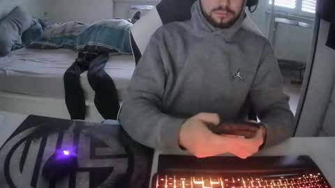 Snapshot of lukasschoetz chatting on 01-15-25, 10:06 lukasschoetz online show from 01-15-25, 10:06