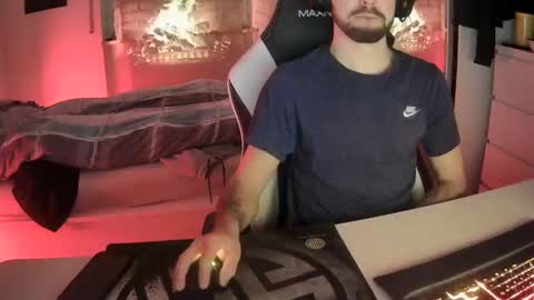 Snapshot of lukasschoetz chatting on 02-06-25, 12:26 lukasschoetz online show from 02-06-25, 12:26