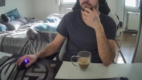 Snapshot of lukasschoetz chatting on 02-09-25, 12:52 lukasschoetz online show from 02-09-25, 12:52