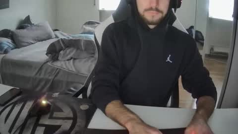 Snapshot of lukasschoetz chatting on 02-10-25, 12:29 lukasschoetz online show from 02-10-25, 12:29