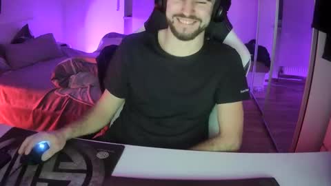 Snapshot of lukasschoetz chatting on 02-10-25, 07:28 lukasschoetz online show from 02-10-25, 07:28