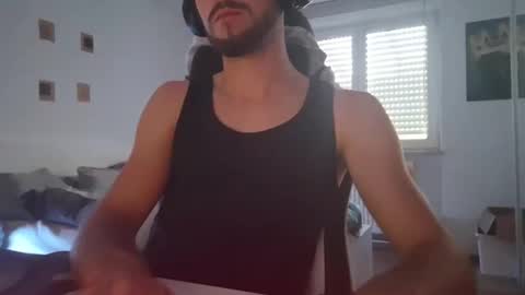 Snapshot of lukasschoetz chatting on 09-21-25, 03:46 lukasschoetz online show from 09-21-25, 03:46