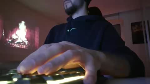 Snapshot of lukasschoetz chatting on 11-13-25, 07:35 lukasschoetz online show from 11-13-25, 07:35