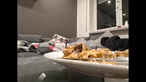 Snapshot of lukasschoetz chatting on 11-18-25, 07:51 lukasschoetz online show from 11-18-25, 07:51