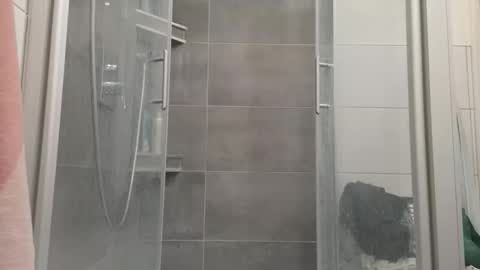 Snapshot of lukasschoetz chatting on 12-01-25, 03:28 lukasschoetz online show from 12-01-25, 03:28