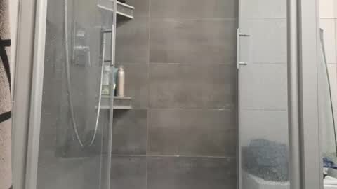 Snapshot of lukasschoetz chatting on 01-14-26, 04:01 lukasschoetz online show from 01-14-26, 04:01