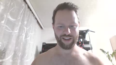 Snapshot of luke91_t chatting on 10-08-25, 05:43 luke91_t online show from 10-08-25, 05:43