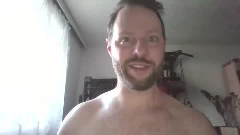 Snapshot of luke91_t chatting on 10-09-25, 03:10 luke91_t online show from 10-09-25, 03:10