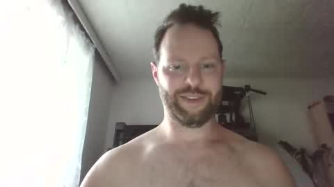 Snapshot of luke91_t chatting on 10-11-25, 11:53 luke91_t online show from 10-11-25, 11:53