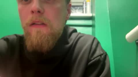 lukeeeeey96 online show from 04-12-26, 09:42