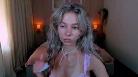 Alise online show from 05-17-26, 01:18