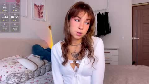 Snapshot of luluberryx chatting on 05-22-26, 02:19 lulu berry online show from 05-22-26, 02:19