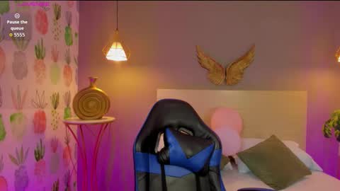 L U M A online show from 03-25-26, 08:04