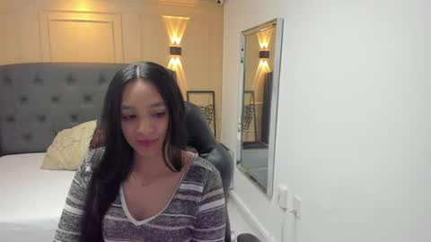 Snapshot of lumamonroe chatting on 08-07-26, 12:40 LUNA online show from 08-07-26, 12:40