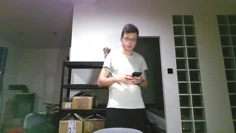 Andrew independent model 2000-0000 CET daily online show from 07-12-26, 09:39