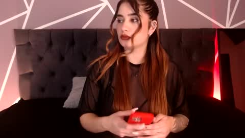 luna1126 online show from 04-11-26, 12:31