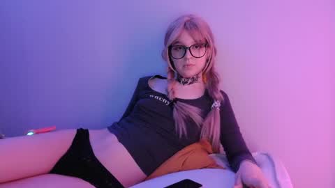 Luna online show from 07-11-26, 11:28