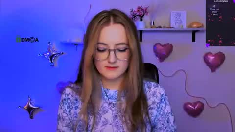 luna_berryy online show from 02-18-26, 08:49