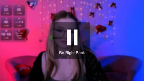 luna_berryy online show from 05-13-26, 07:55