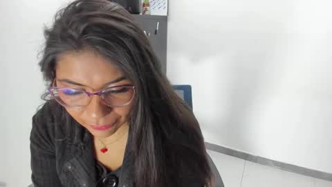 luna  online show from 05-25-26, 11:05