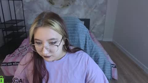 Luna Host online show from 04-14-26, 01:44