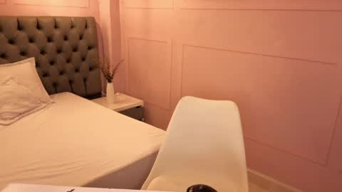 luna_hot_ass online show from 04-18-26, 04:16