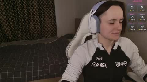 luna_loveeee online show from 04-10-26, 05:01