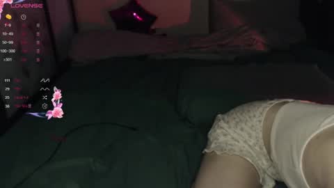 Snapshot of luna_loveisgood chatting on 06-21-26, 01:35 Luna online show from 06-21-26, 01:35