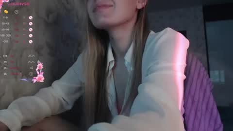 Snapshot of luna_loveisgood chatting on 07-04-26, 11:22 Luna online show from 07-04-26, 11:22