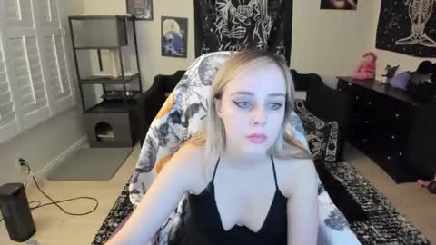 Luna online show from 02-06-26, 04:50