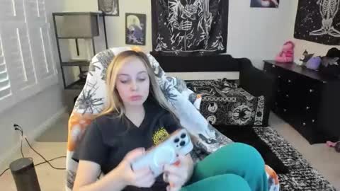 Luna online show from 02-06-26, 06:55