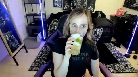 Luna online show from 06-29-26, 01:01
