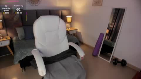 Luna online show from 05-29-26, 12:58