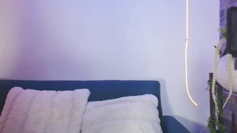 luna_valen online show from 04-21-26, 04:30