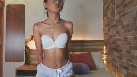 luna_valen online show from 06-14-26, 07:27