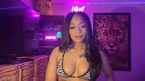 Snapshot of lunaa_11 chatting on 06-25-26, 06:18 lunaa_11 online show from 06-25-26, 06:18
