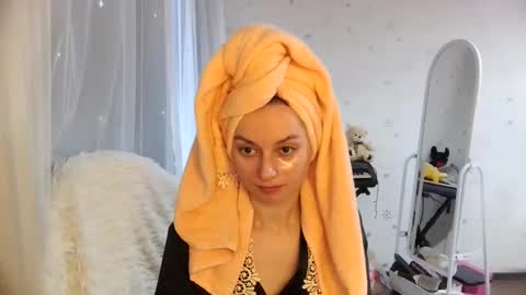 lunaa_bluee online show from 05-15-26, 05:42