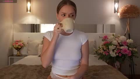 Sophia online show from 07-31-26, 01:49