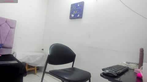 Snapshot of lunabrillante1972 chatting on 05-21-26, 07:37 lunabrillante1972 online show from 05-21-26, 07:37