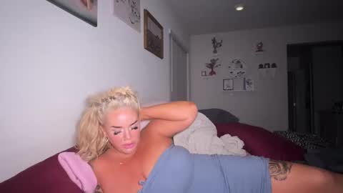 Luna Daddys Girl online show from 03-09-26, 07:45