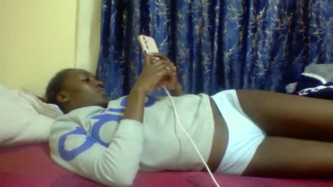 lunah_kitty online show from 04-18-26, 07:58